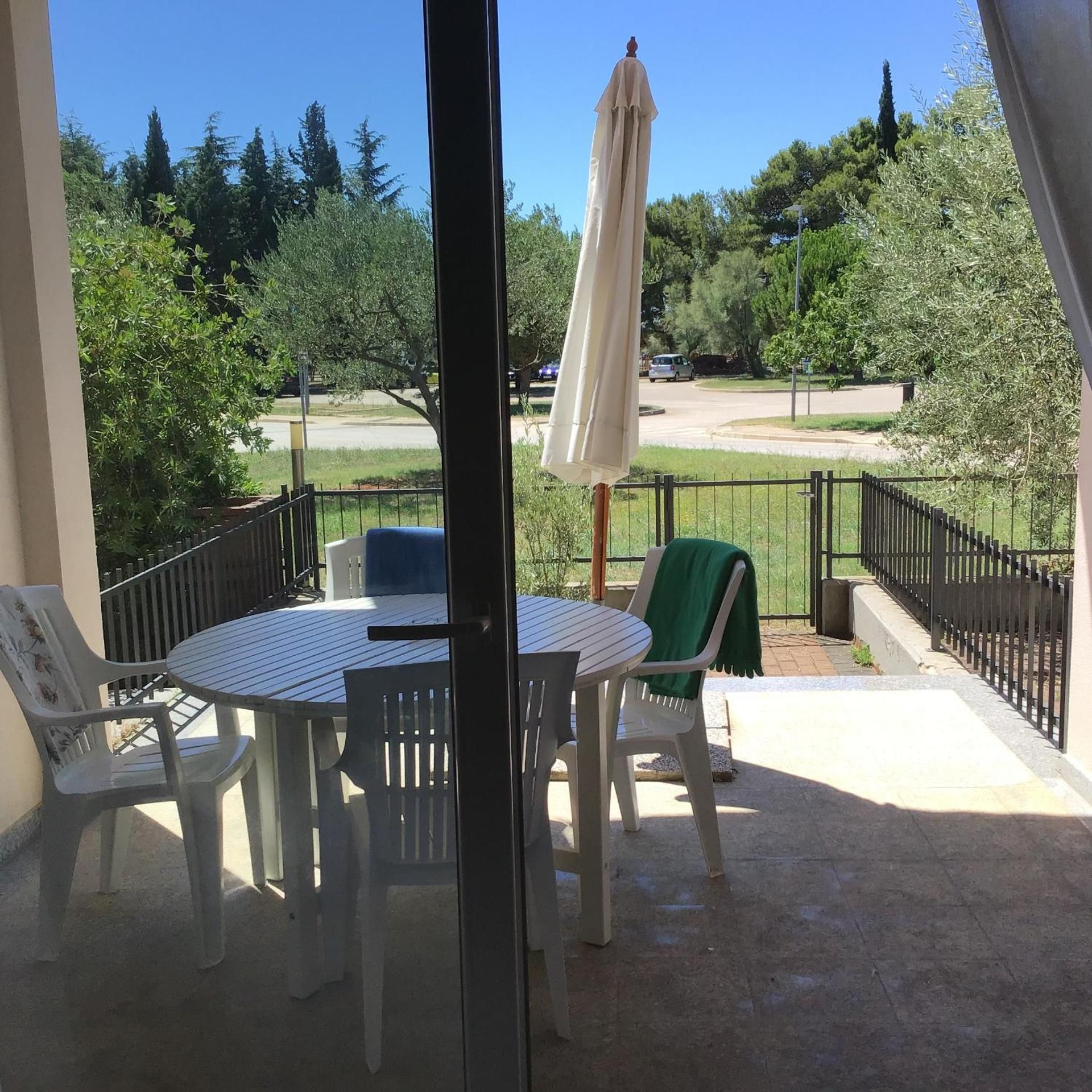 One-Bedroom Apartment with Patio