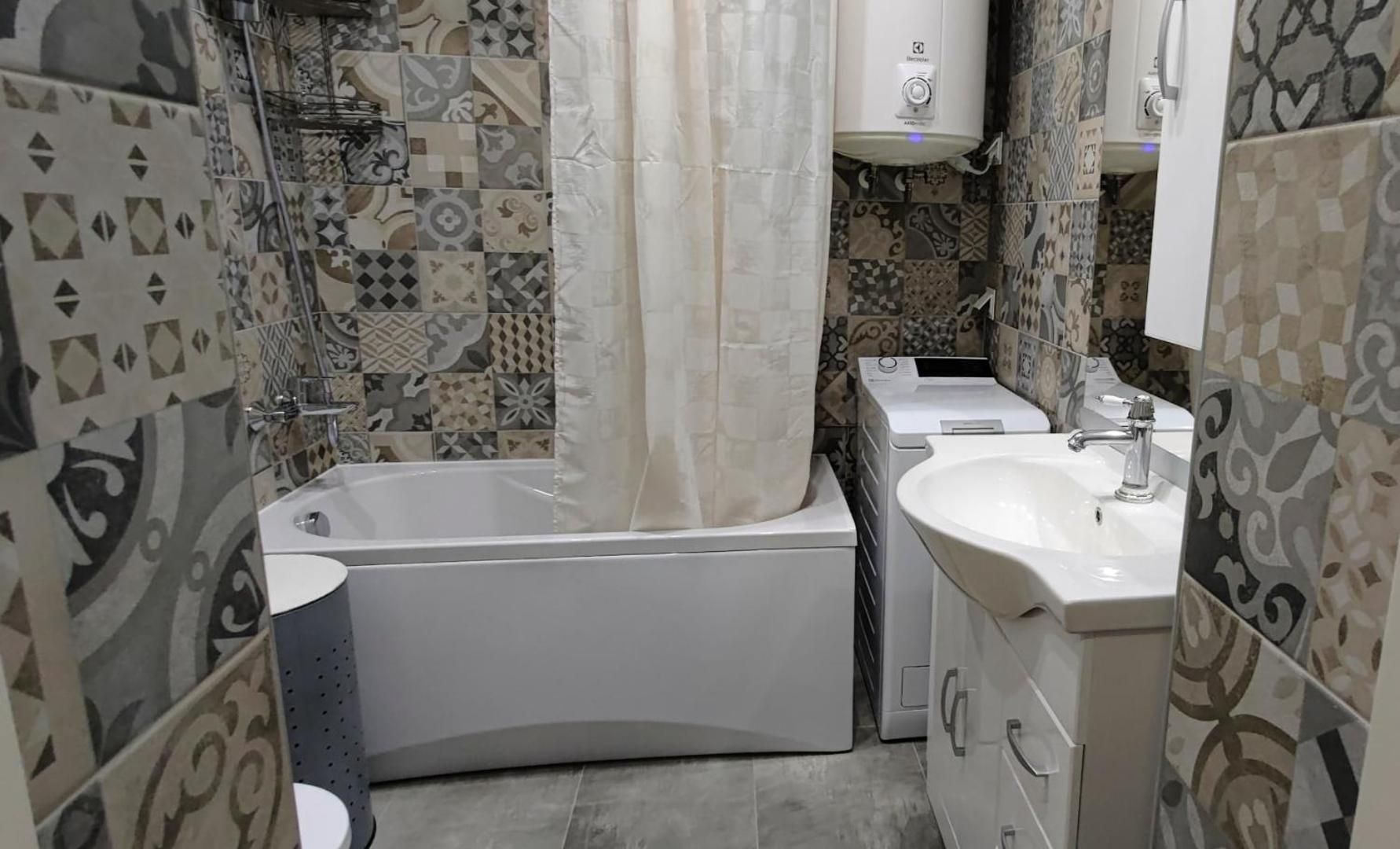 Quadruple Room with Private Bathroom