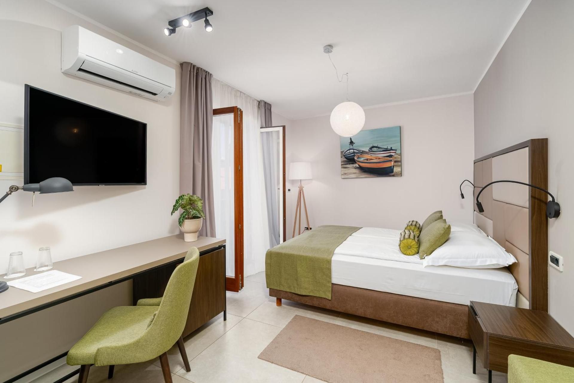 Deluxe Double Room with Balcony