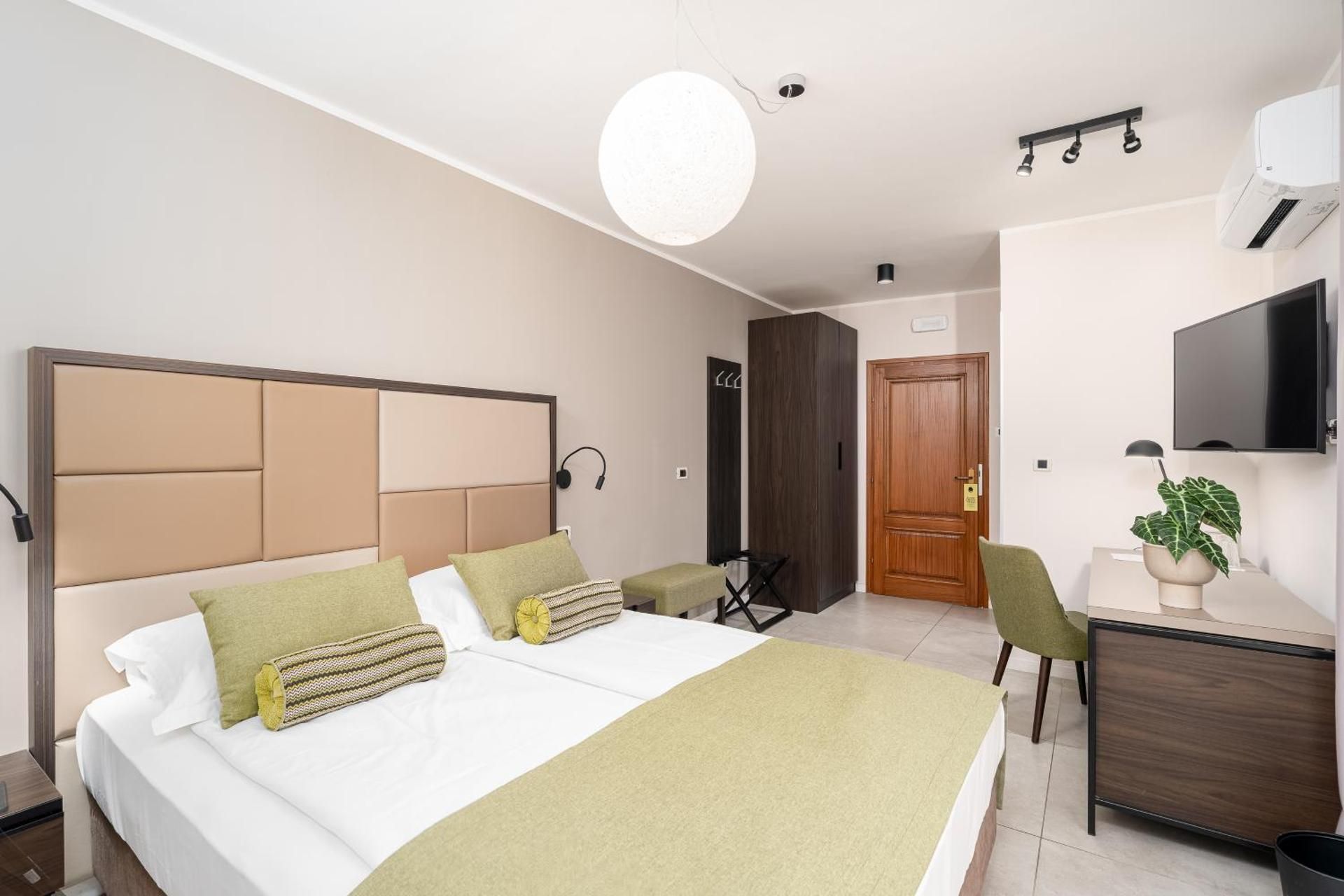 Deluxe Double Room with Balcony