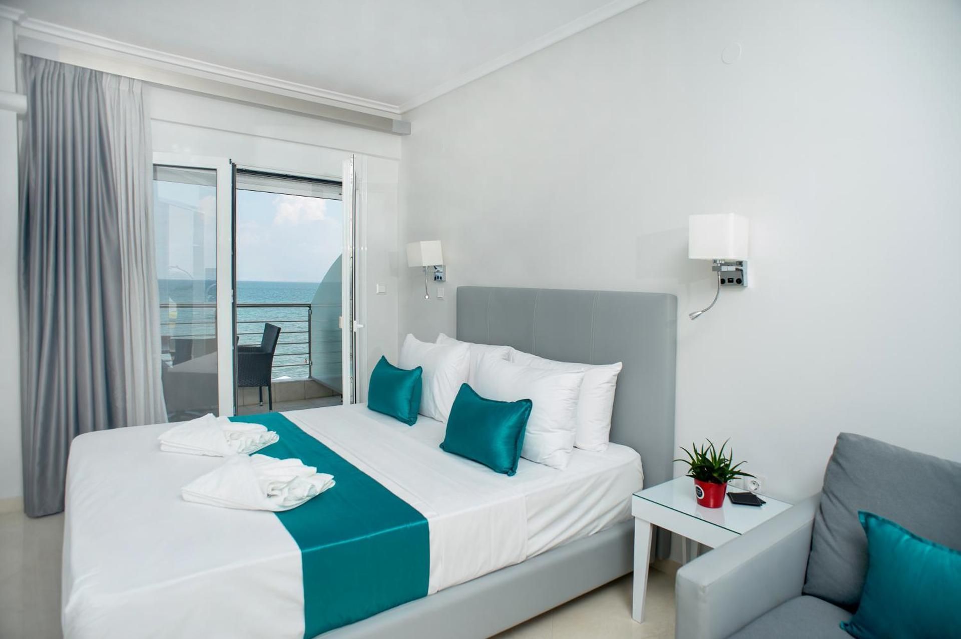 Studio Apartment with Sea View