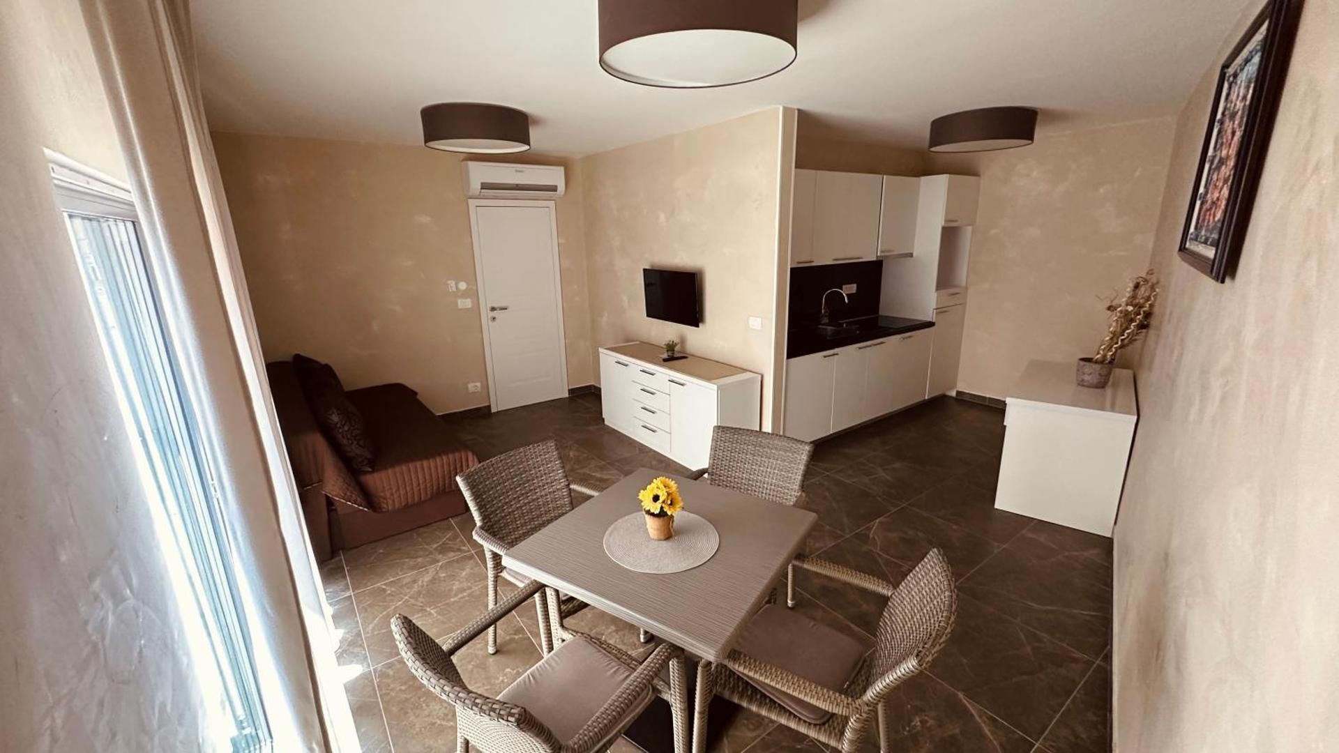 One-Bedroom Apartment