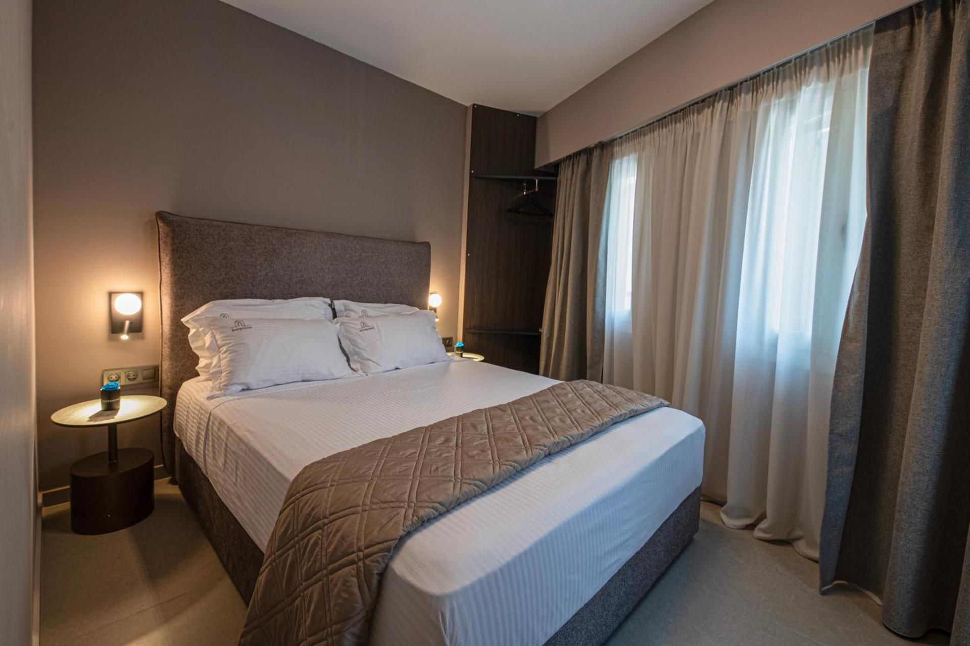 Deluxe Suite with Spa Bath