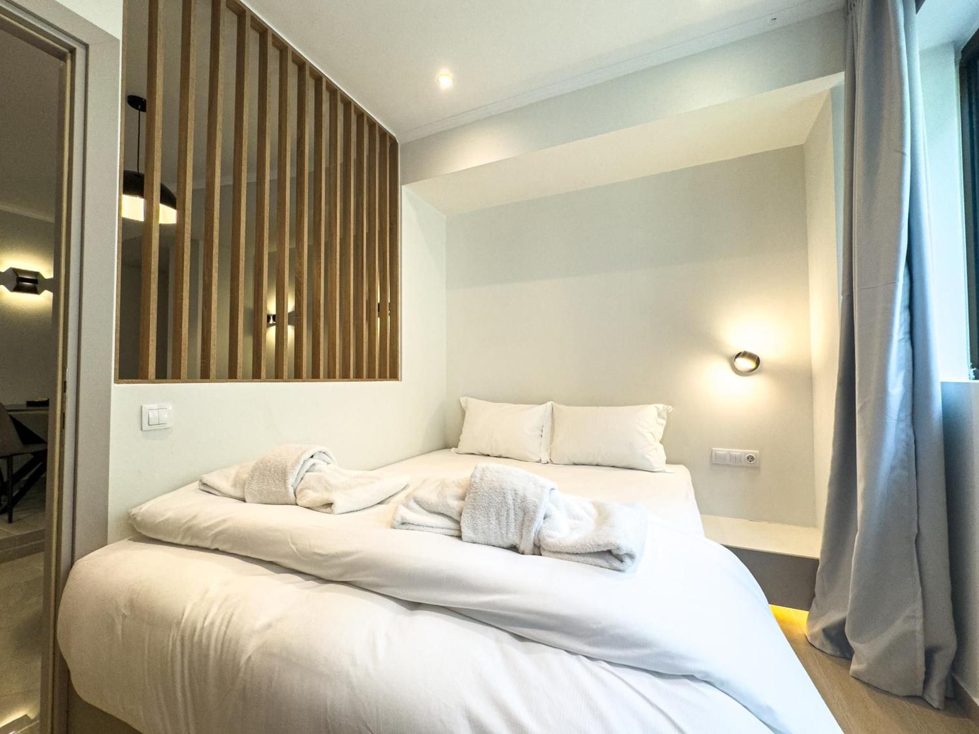 One-Bedroom Deluxe Apartment