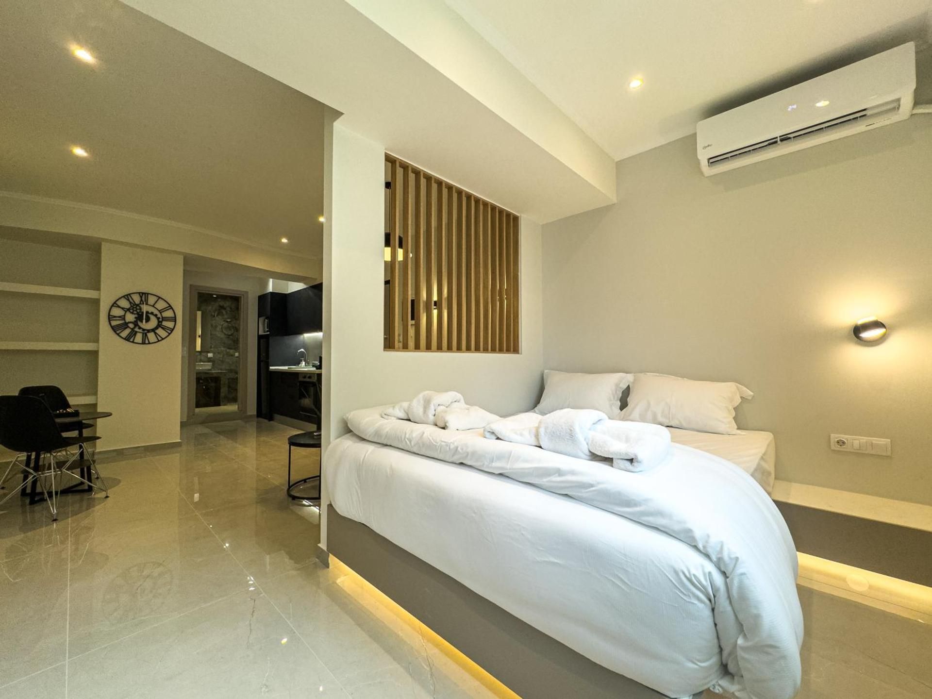 DELUXE APARTMENT