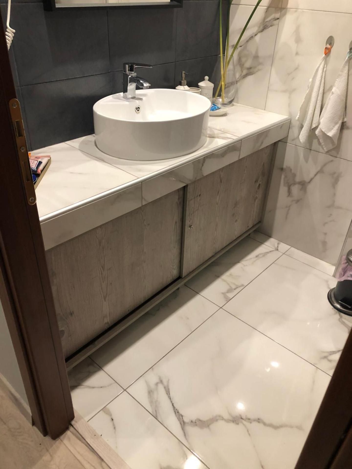 DISTRiCT 01-Luxury Urban Lofts One-Bedroom Apartment 2