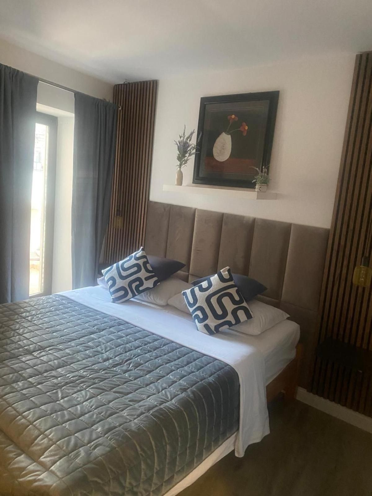 One-Bedroom Apartment with Balcony