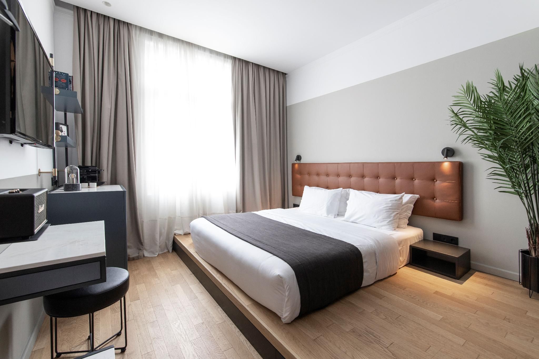 Medium Room