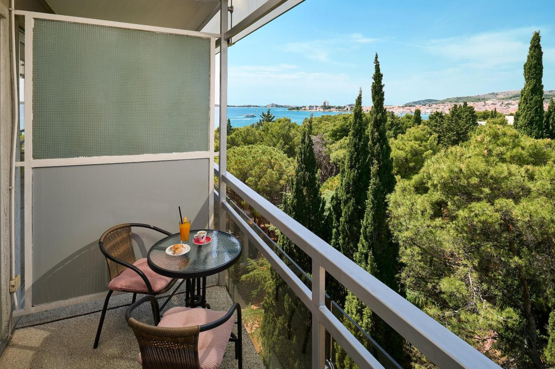Superior Double or Twin Room with Balcony and Garden View