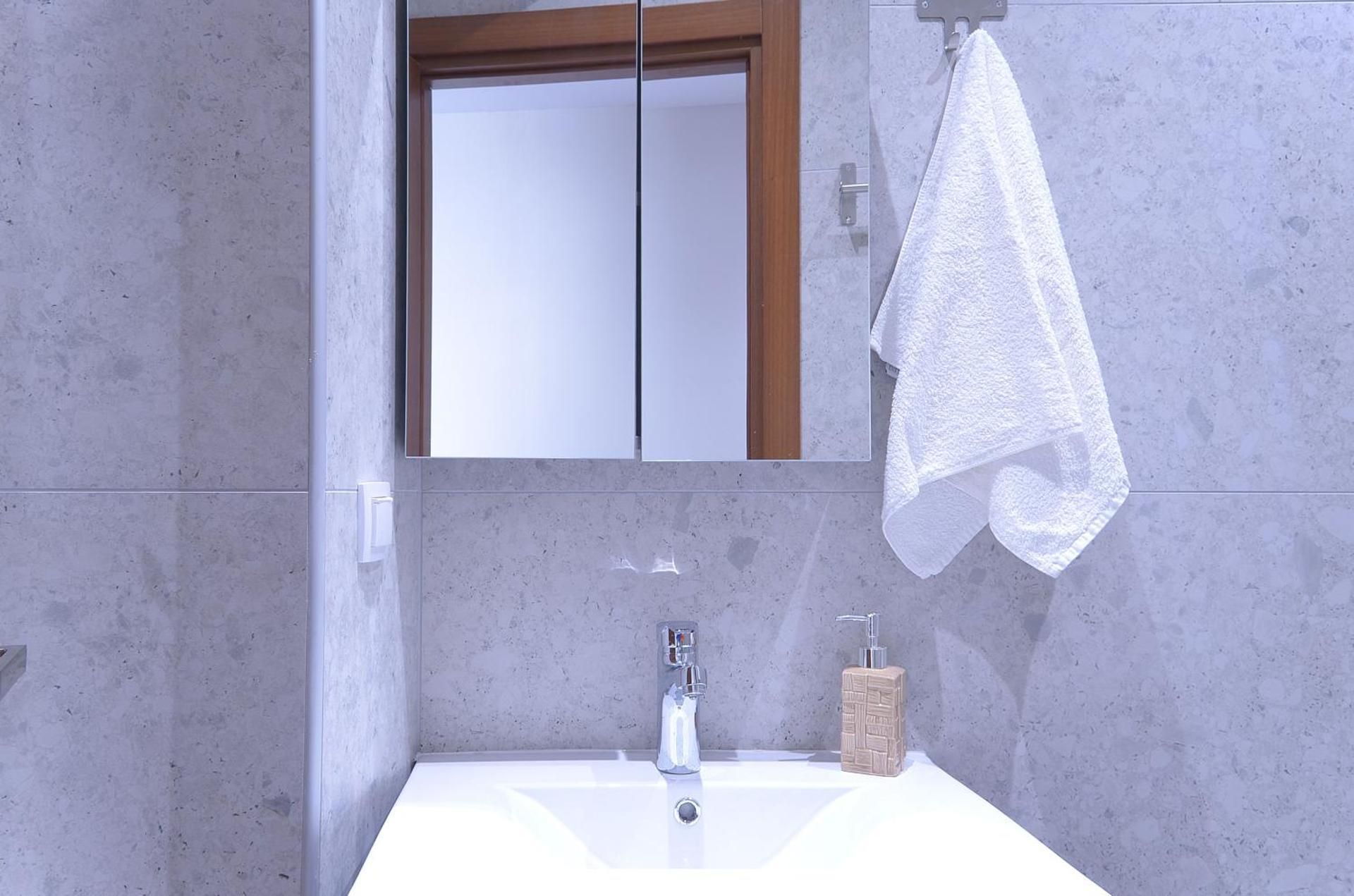 Deluxe Double Room (2 Adults + 1 Child)