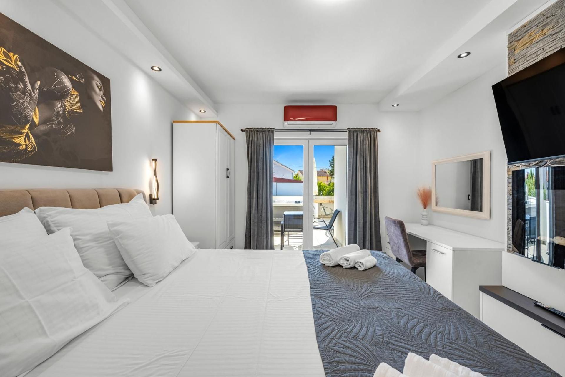 Three-Bedroom Superior Apartment