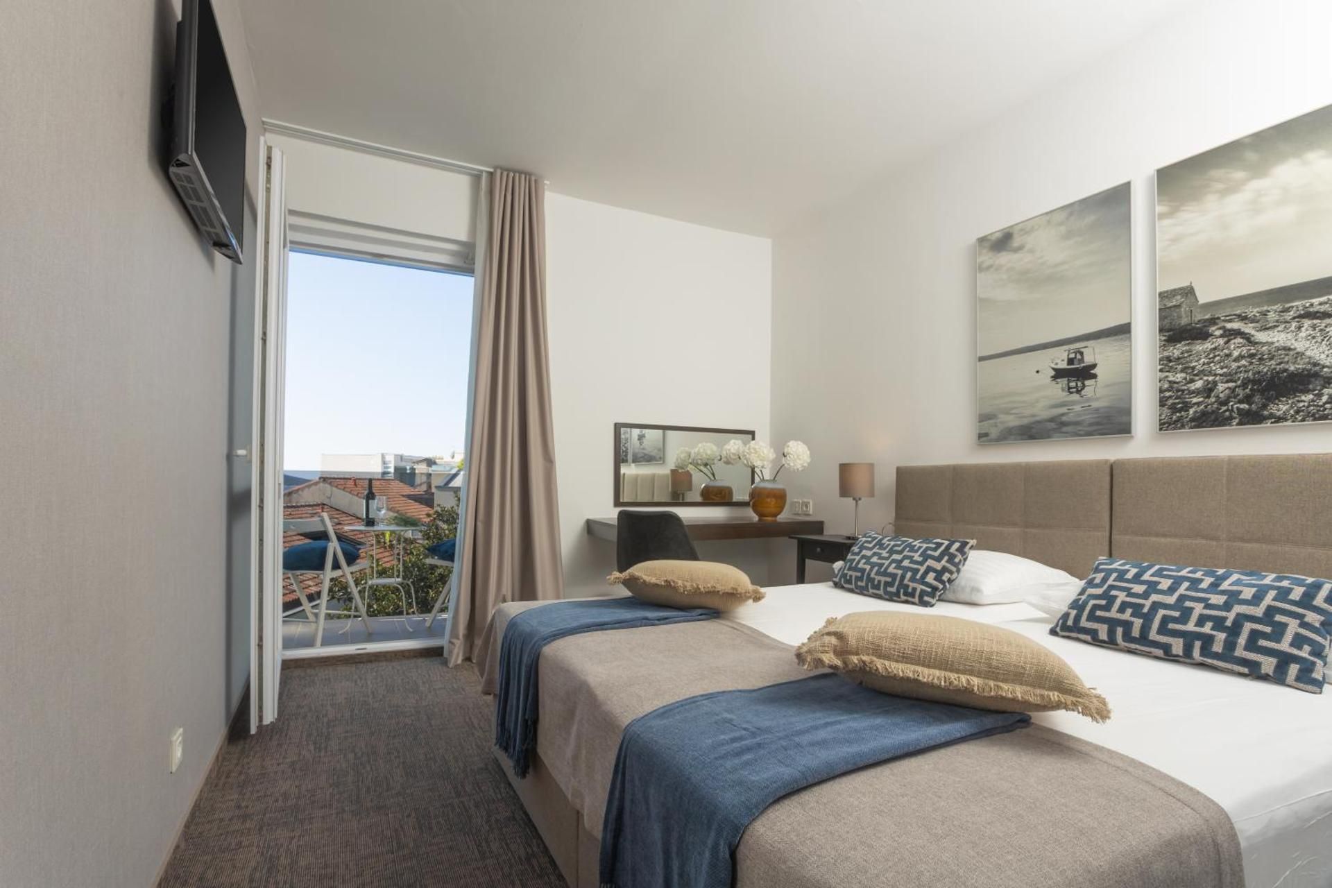 Classic Double Room with Balcony - Sea Side
