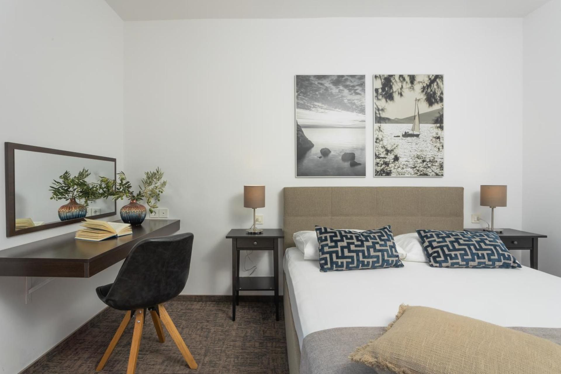Classic Double Room with Balcony and Sea View