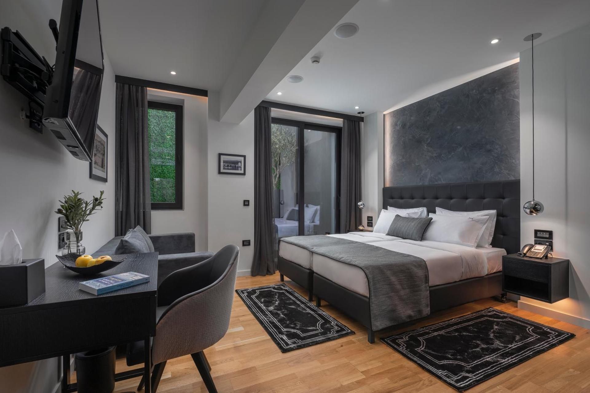 Superior Double Room with Patio