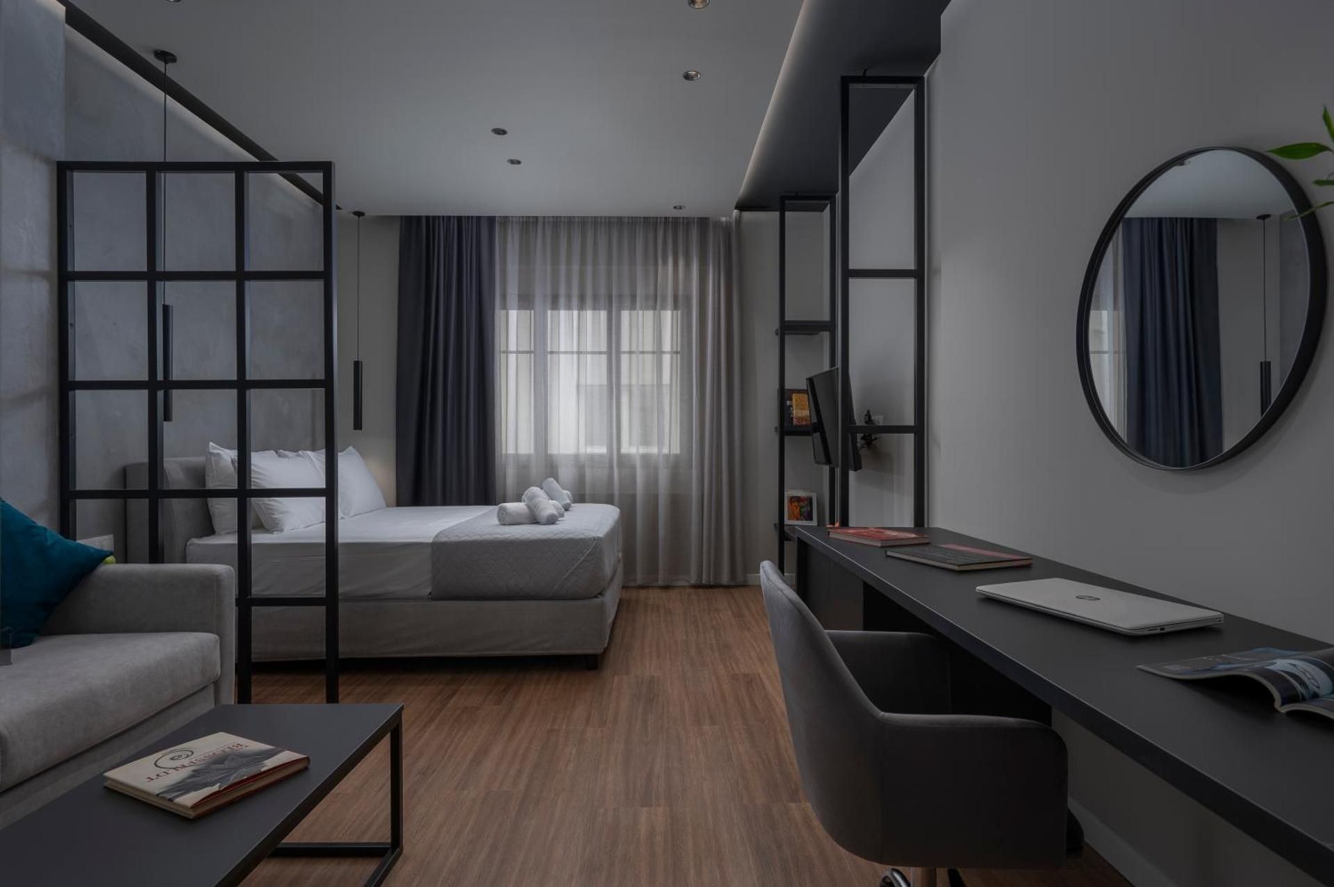 Hebrard Industrial Suites Superior Double Room