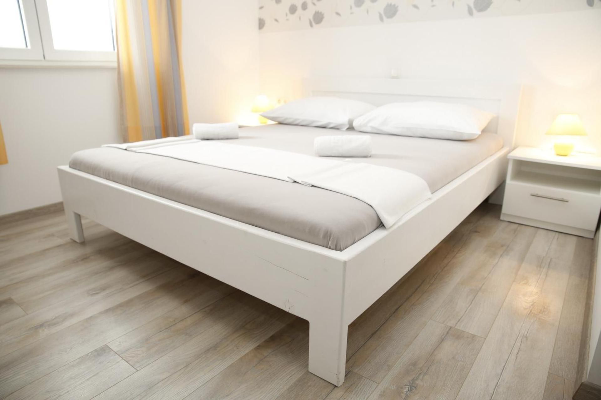 Deluxe Double Room with Shower