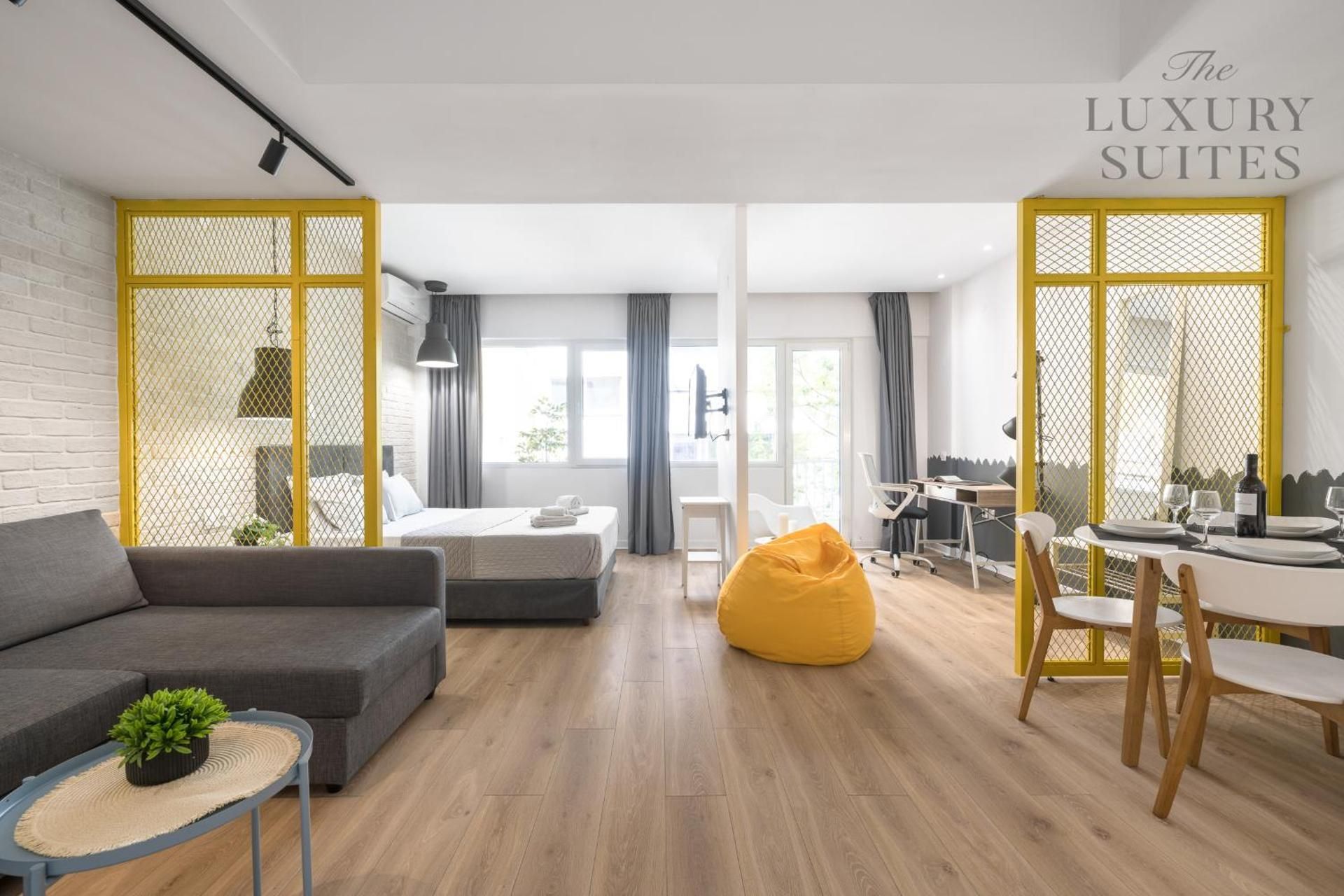 King Studio with Sofa Bed