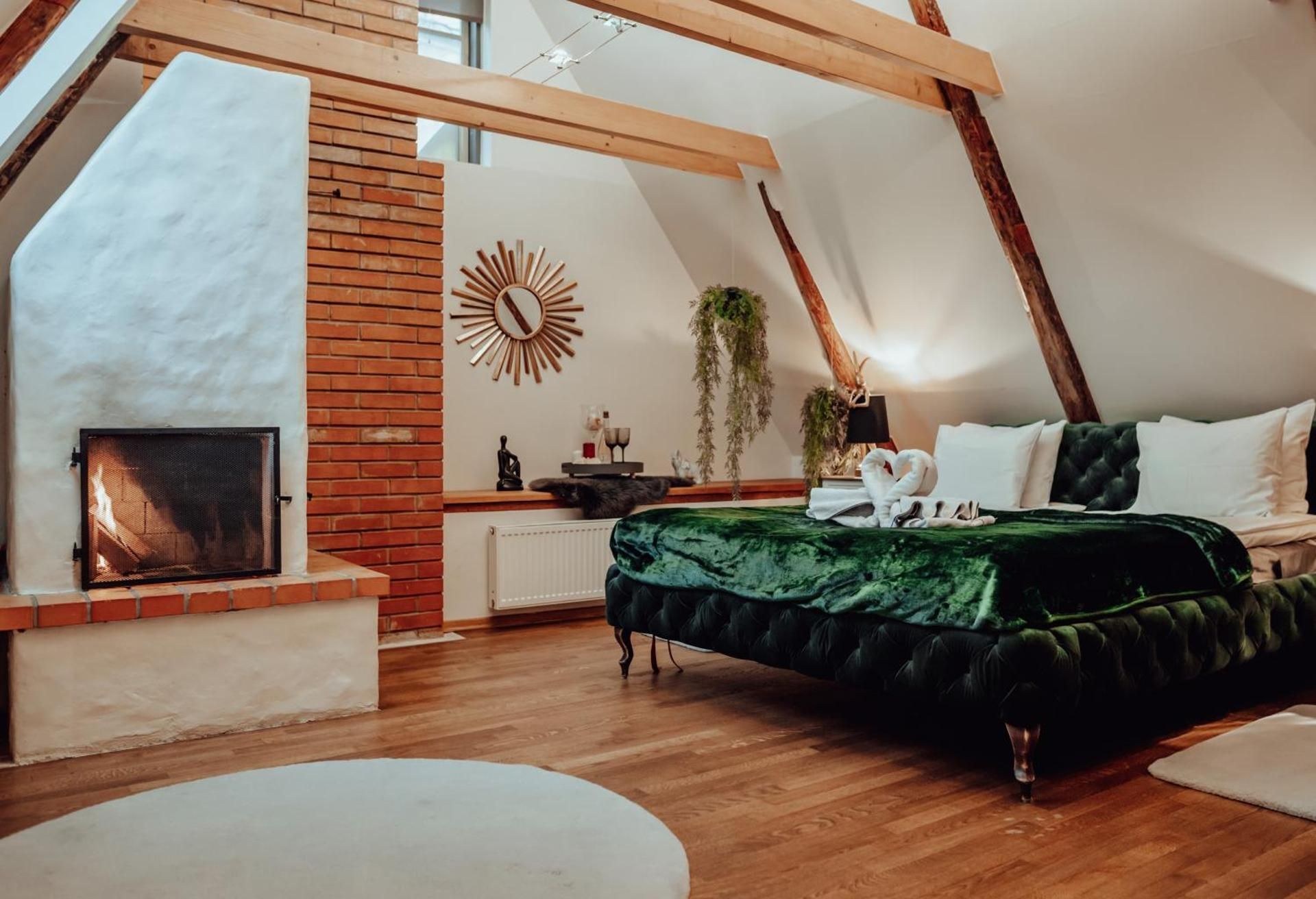 Romantic Deluxe Apartment with Sauna and Fireplace