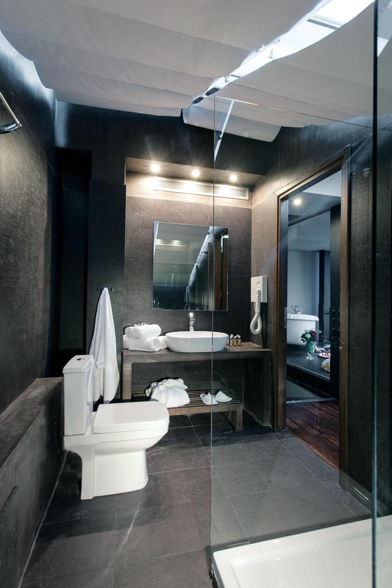 Deluxe Suite with Hot Tub
