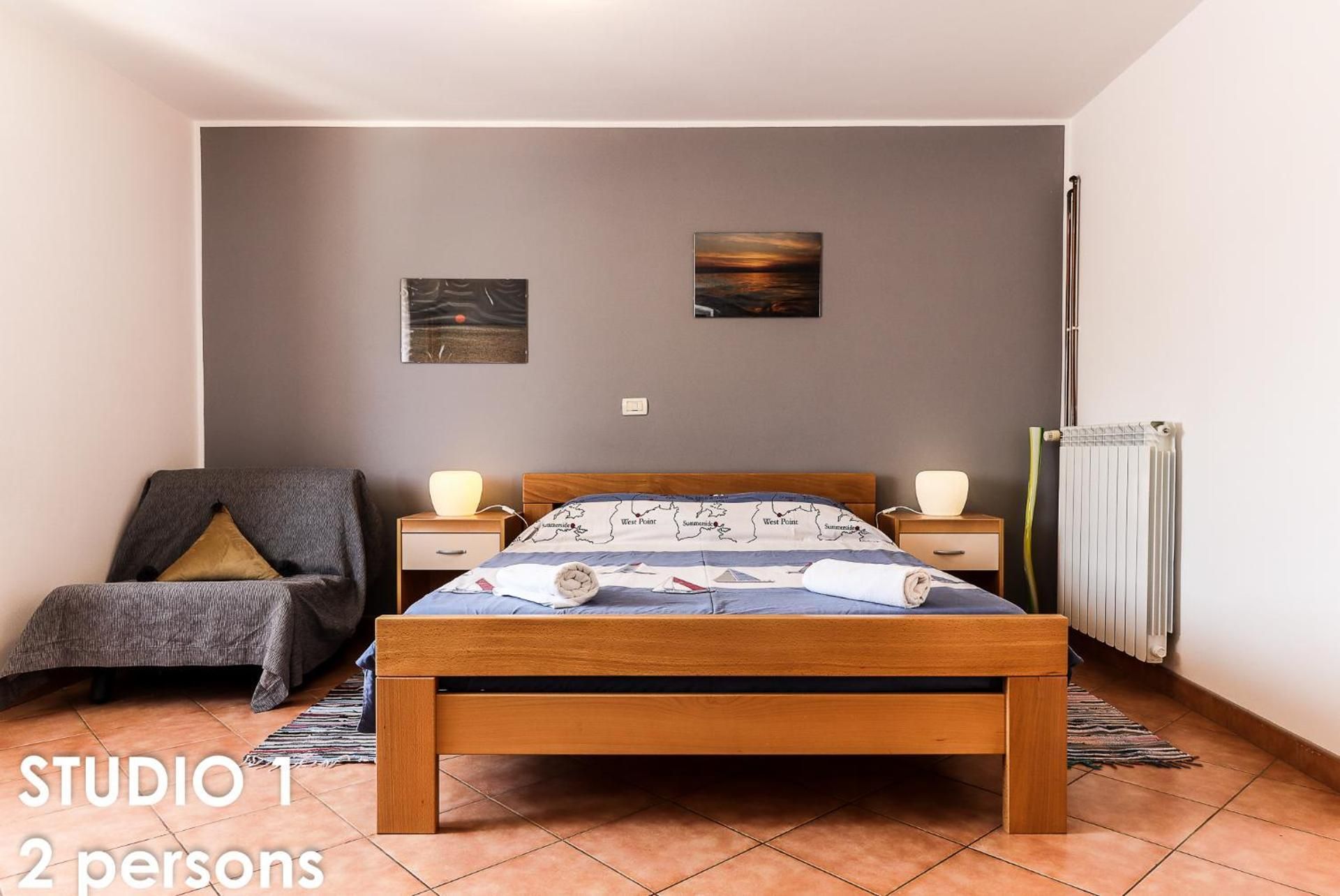 King Studio with Sofa Bed
