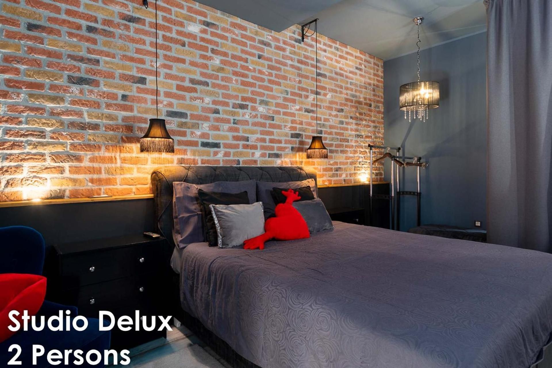 Deluxe Queen Studio 