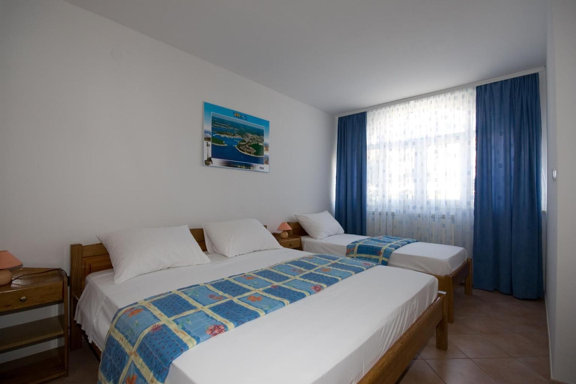 Studio (3 Adults)