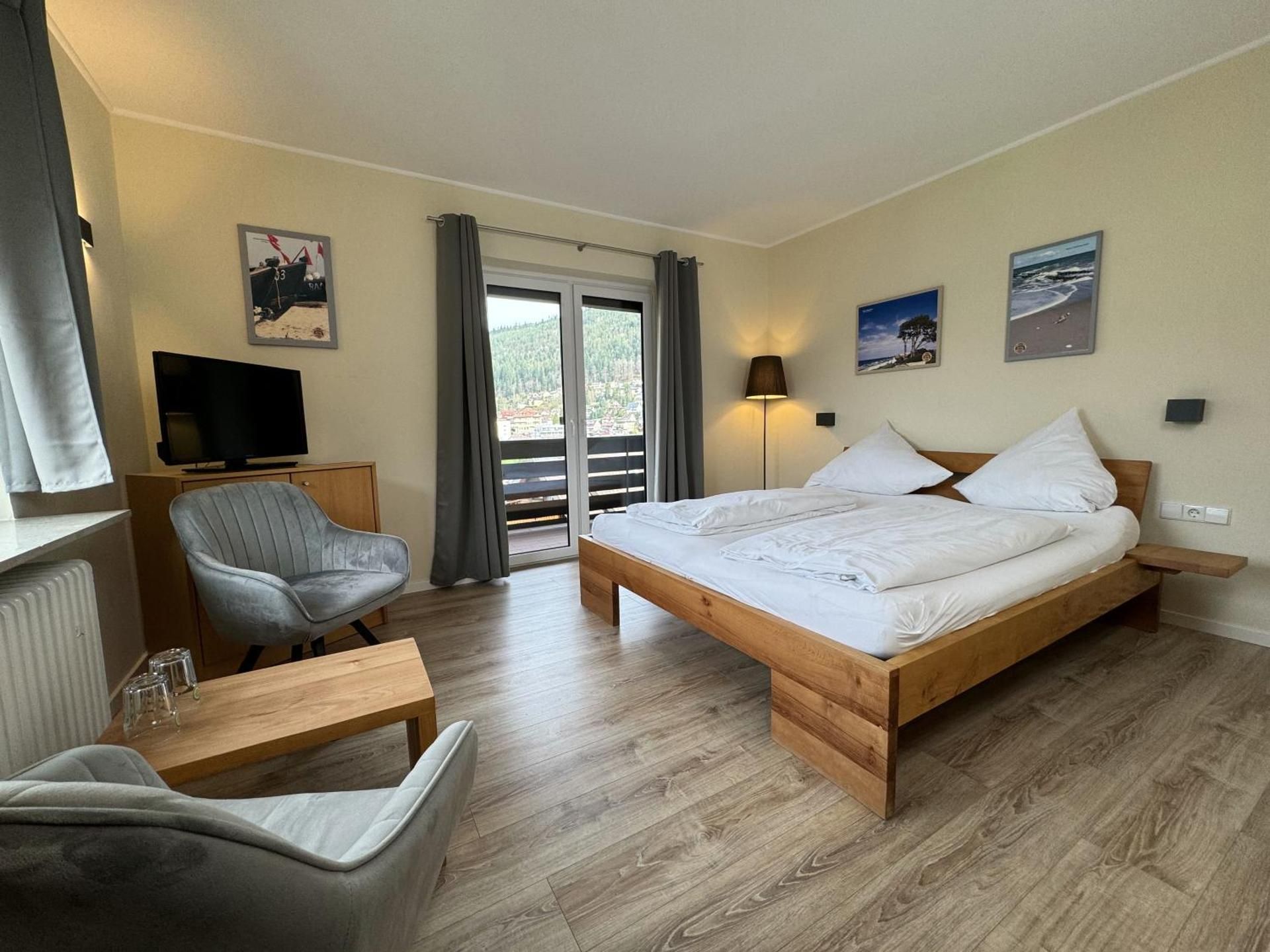 Doppelzimmer mit Balkon