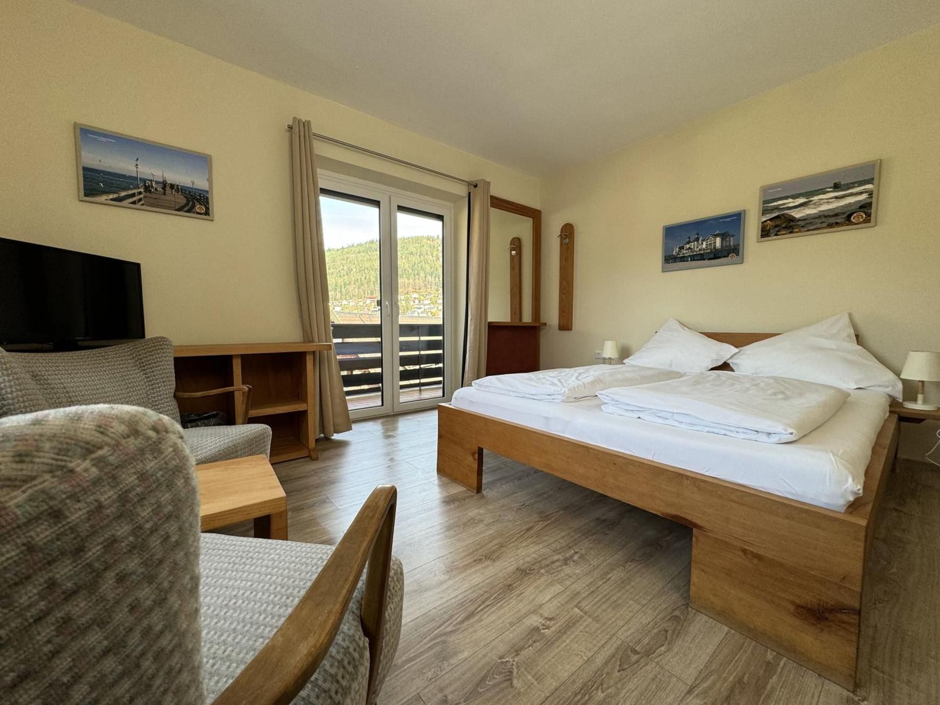 Doppelzimmer mit Balkon
