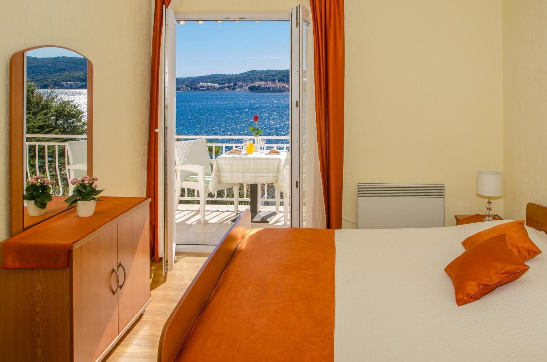 Studio with Sea View and Balcony