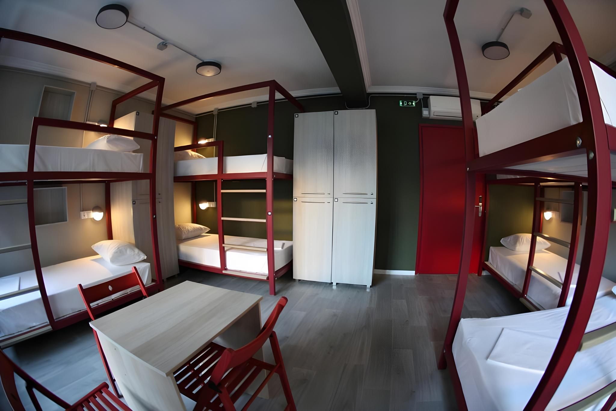 Bed in 8 Bed Mixed Dormitory