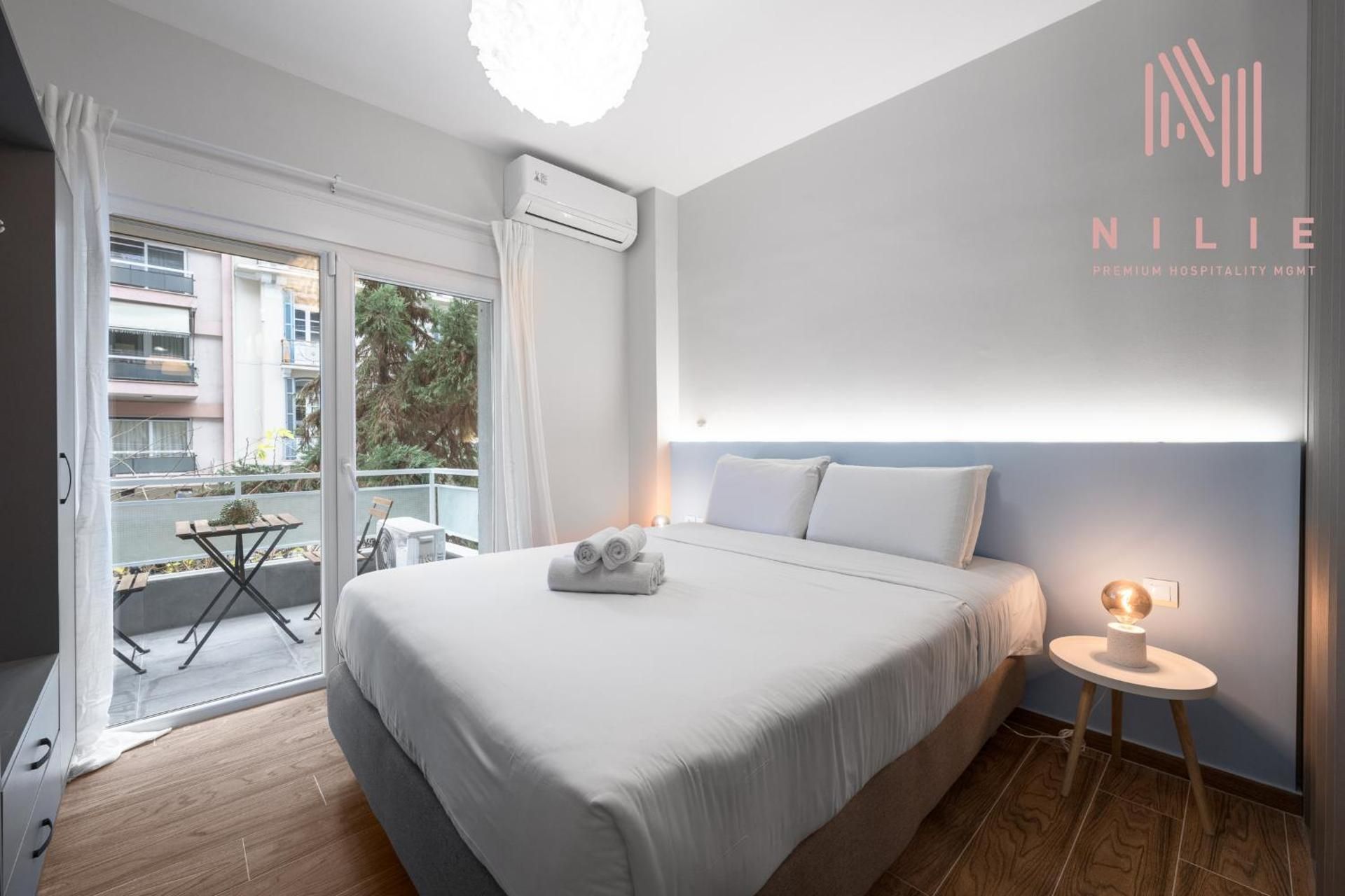 Two-Bedroom Deluxe Apartment with Balcony