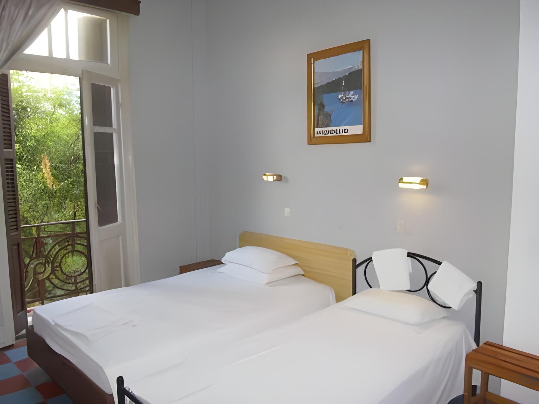 Single Room with Shared Bathroom