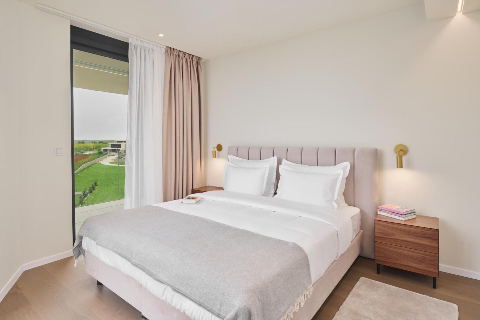 Deluxe Apartment