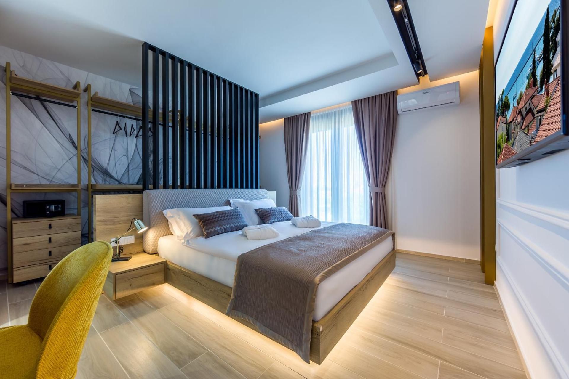 Deluxe Suite
