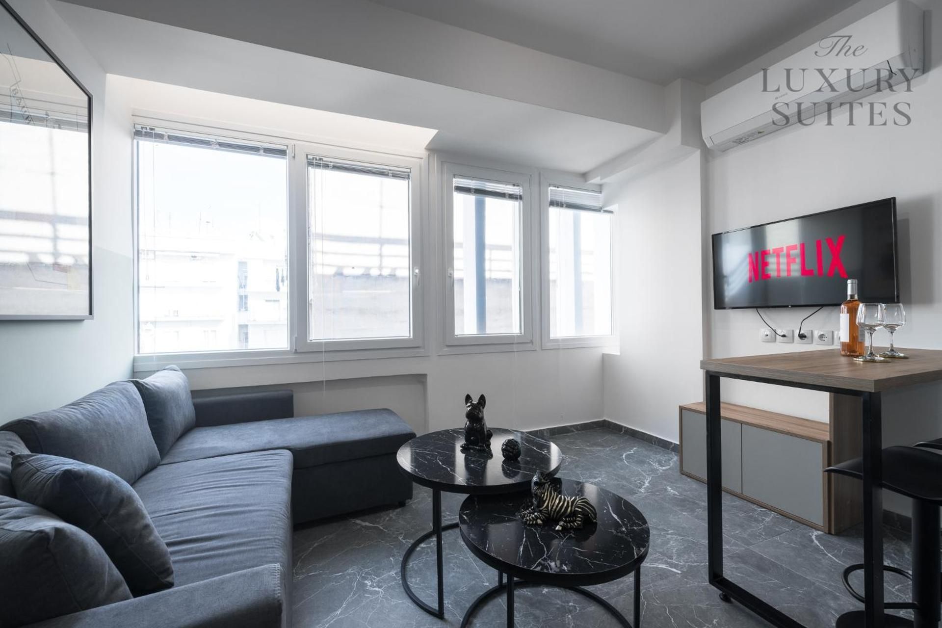 King Studio with Sofa Bed