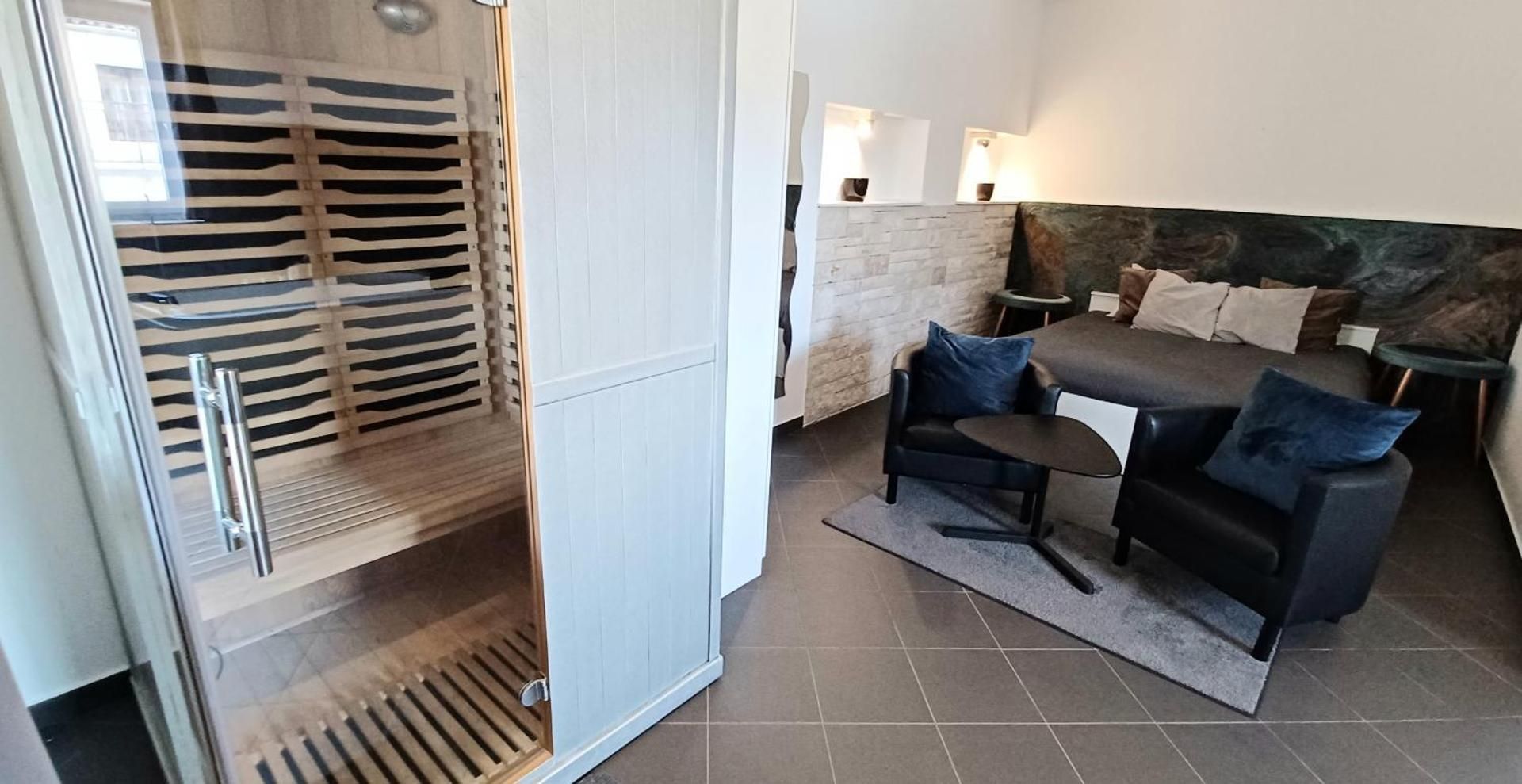 King Room with Spa Bath, Sauna and Terrace