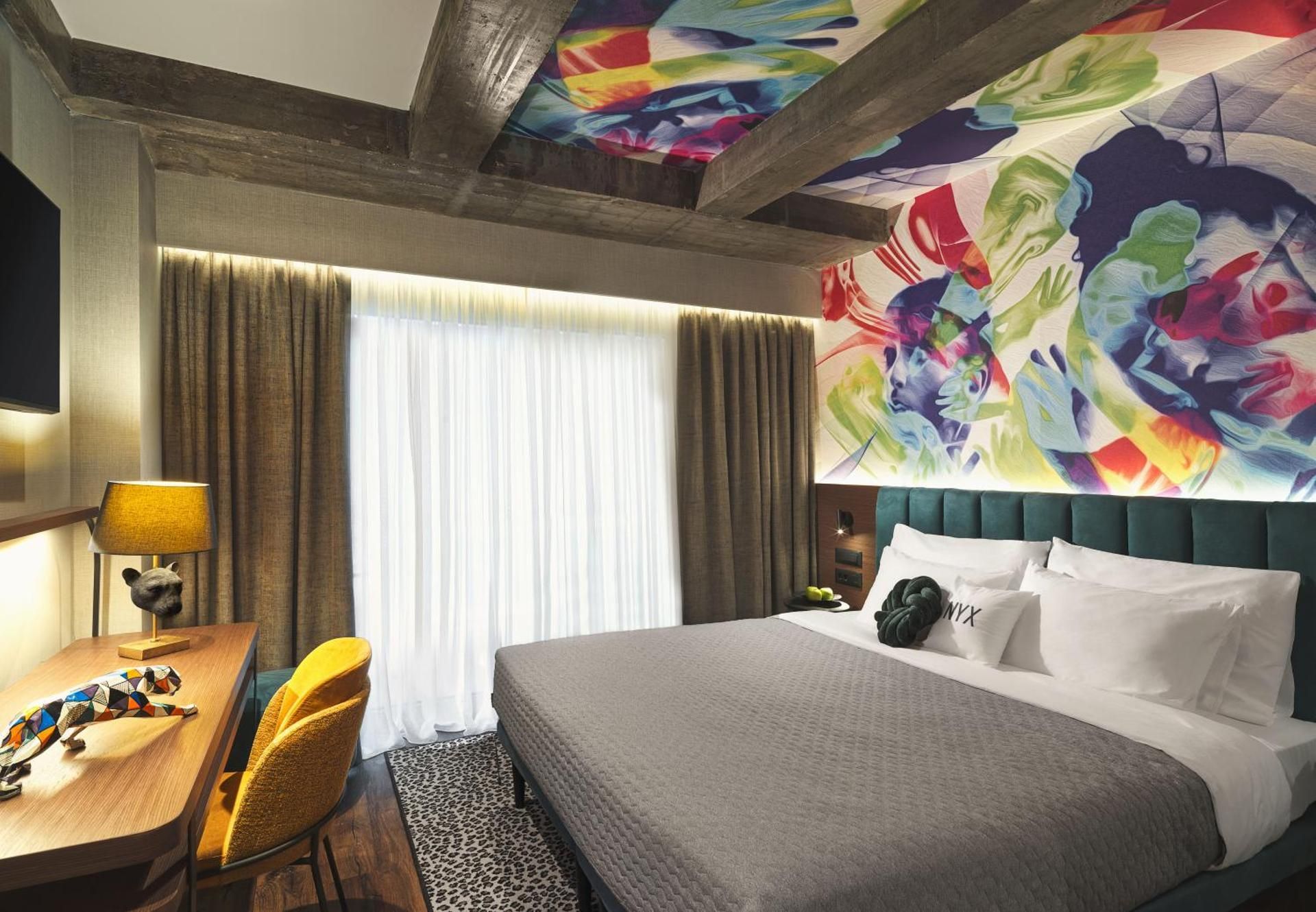 NYX Suite Sea View with Business Lounge Access