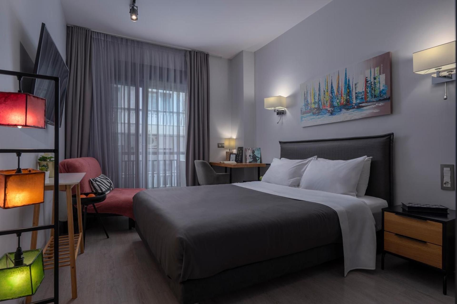 Two-Bedroom Apartment with Balcony and Sea View