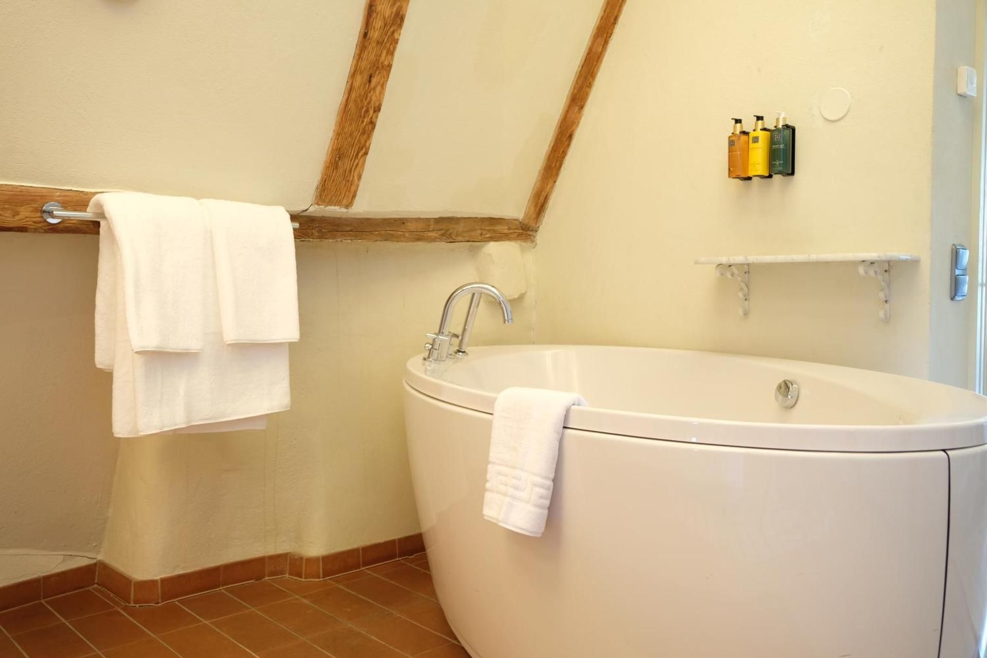 Suite with Spa Bath