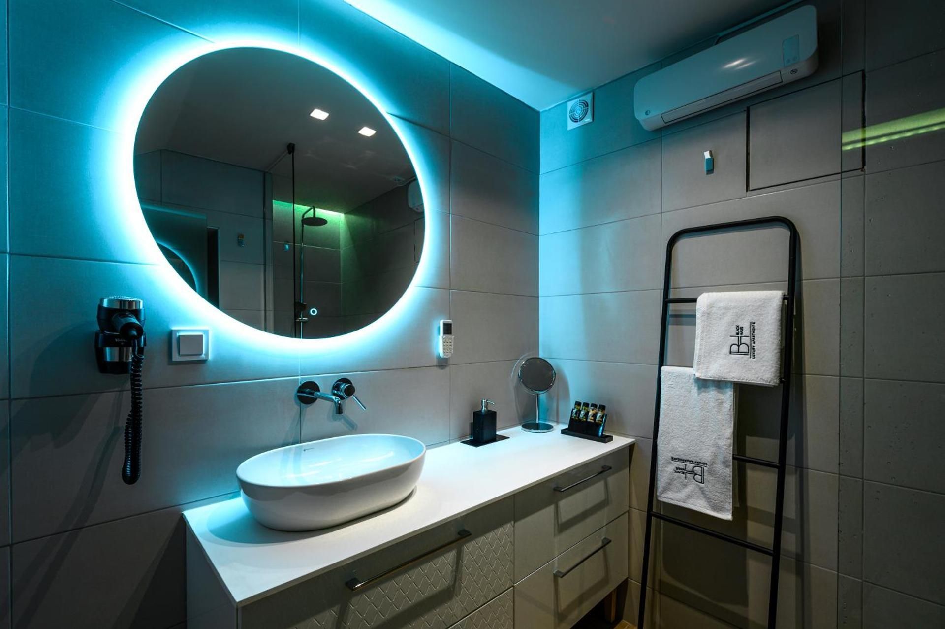 Superior Deluxe Double or Twin Room 