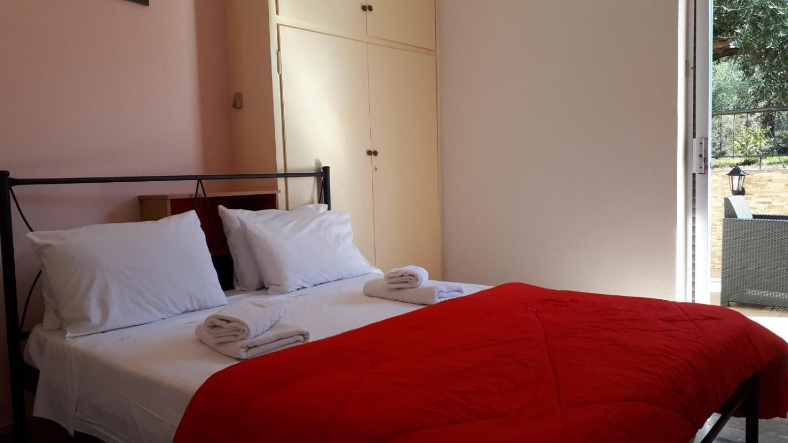 Deluxe One-Bedroom Apartment with Terrace and Olive Grove