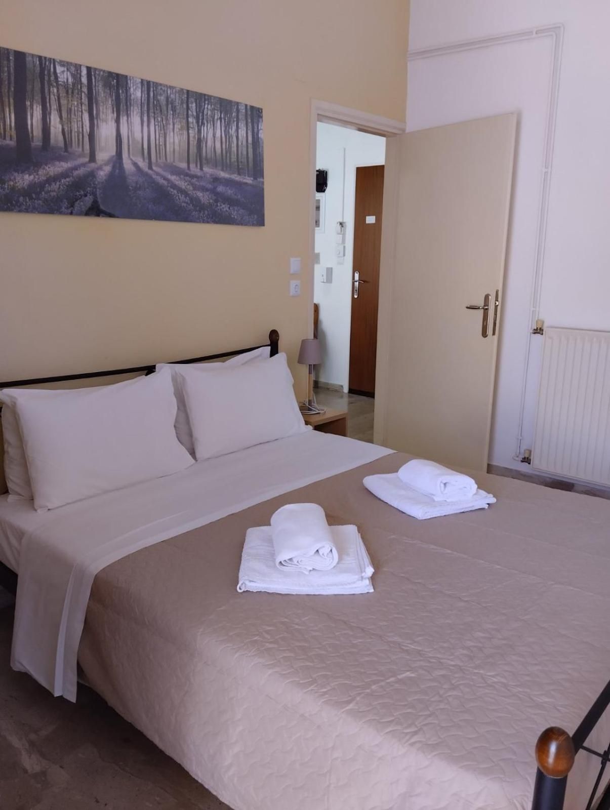 Deluxe One-Bedroom Apartment with Ocean View