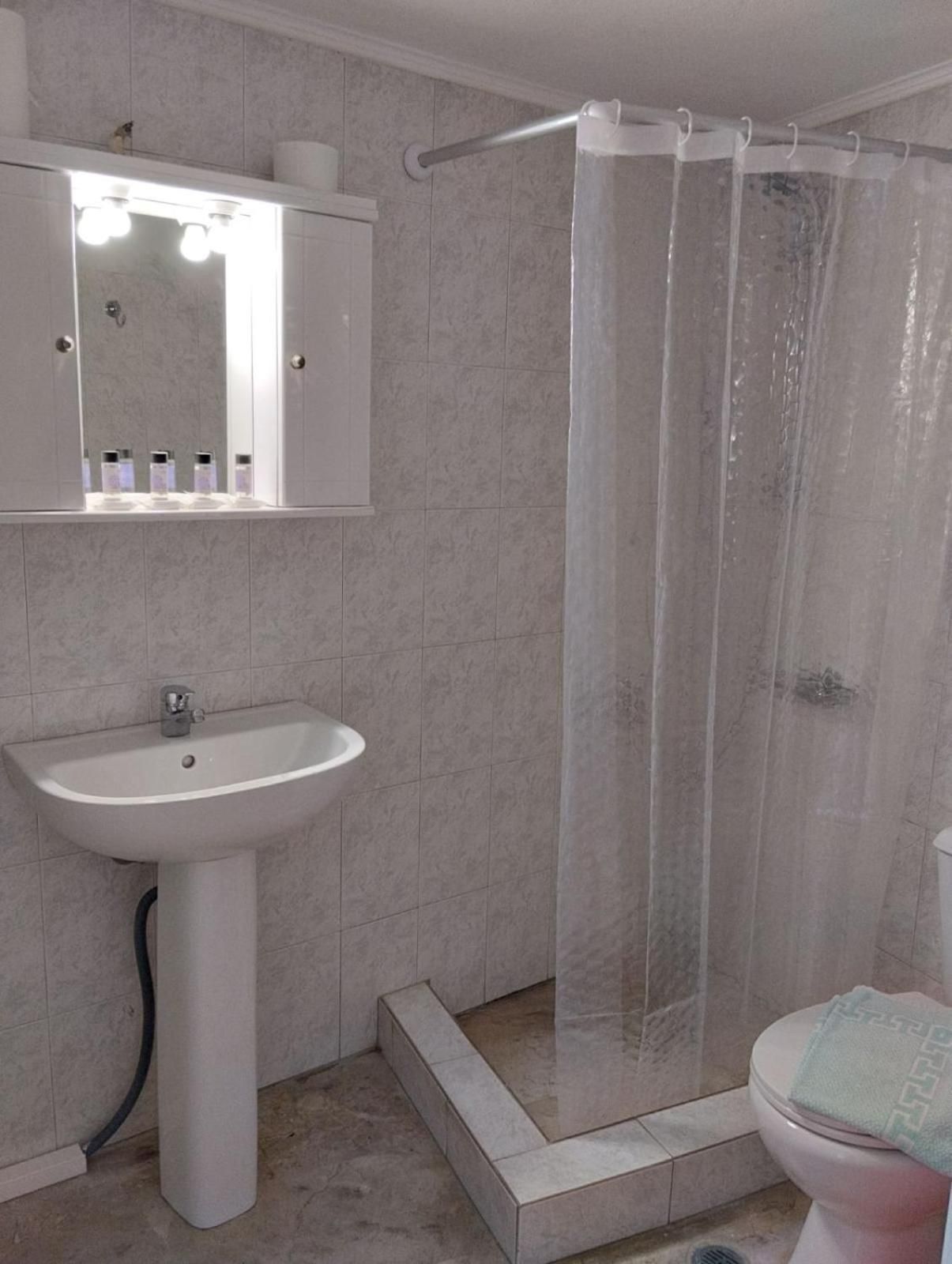 Deluxe 2 Bedroom Apartment with 2 Balconies Looking the bay and the olive grove
