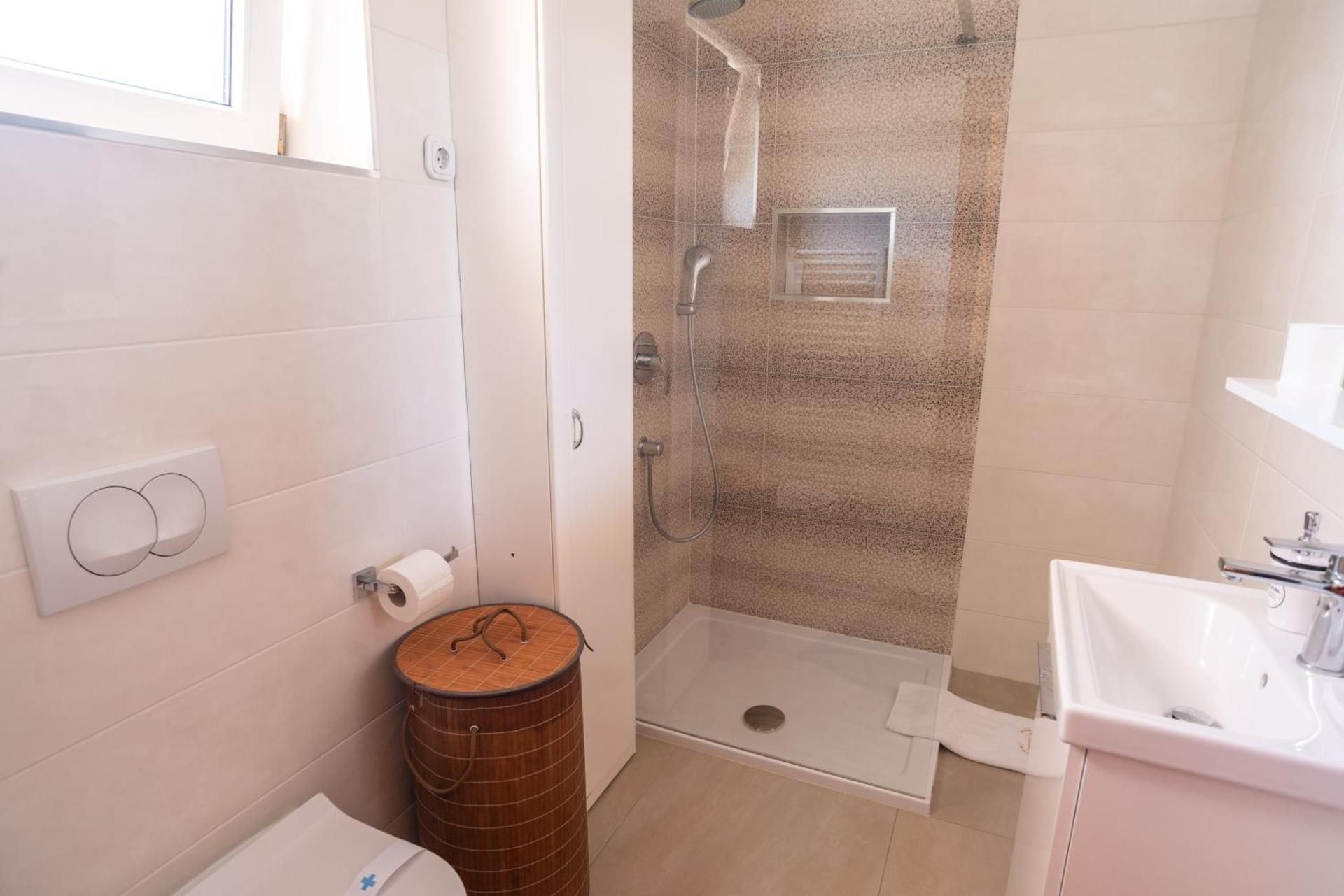 One-Bedroom Deluxe Apartment