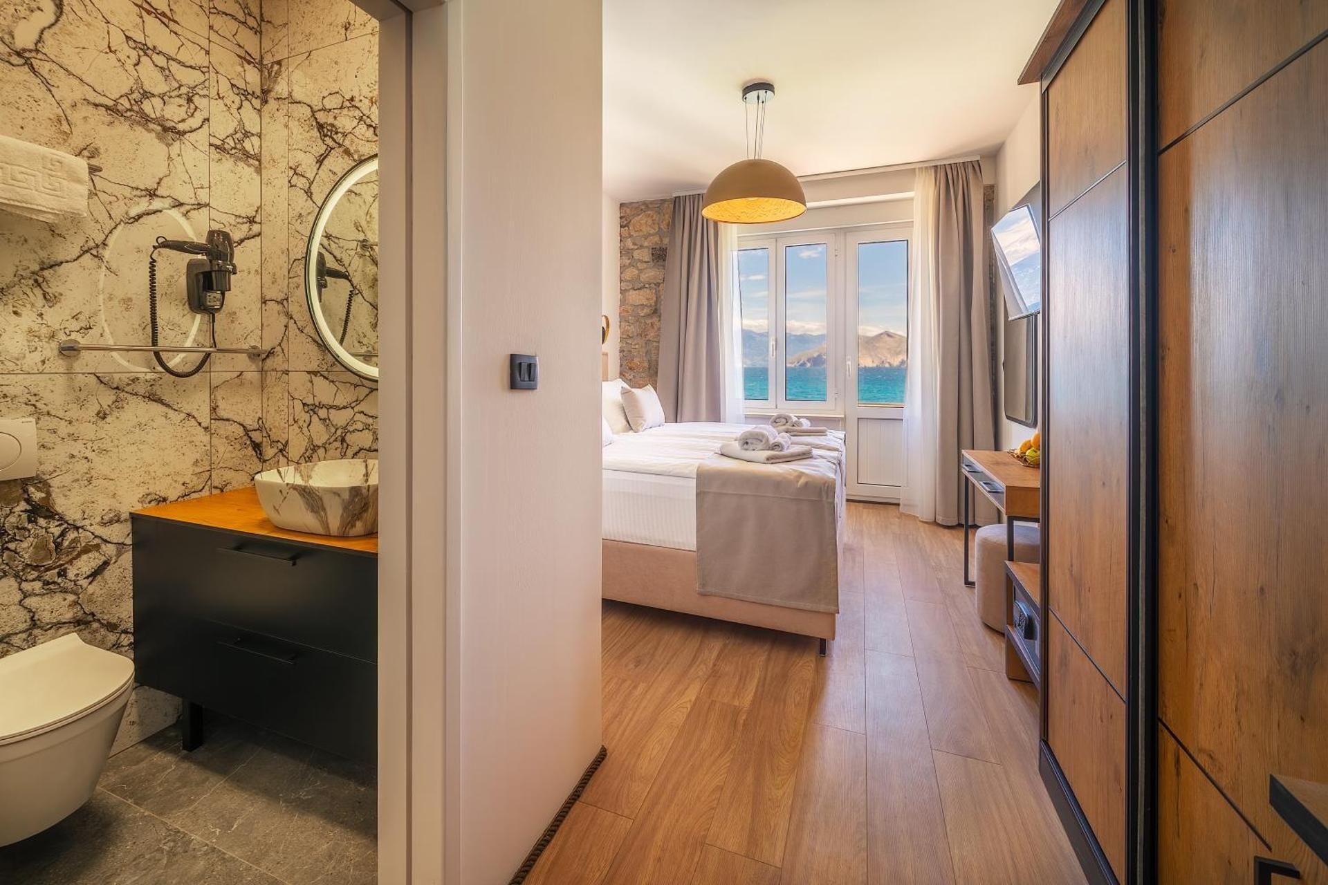 Deluxe Double or Twin Room with Sea View