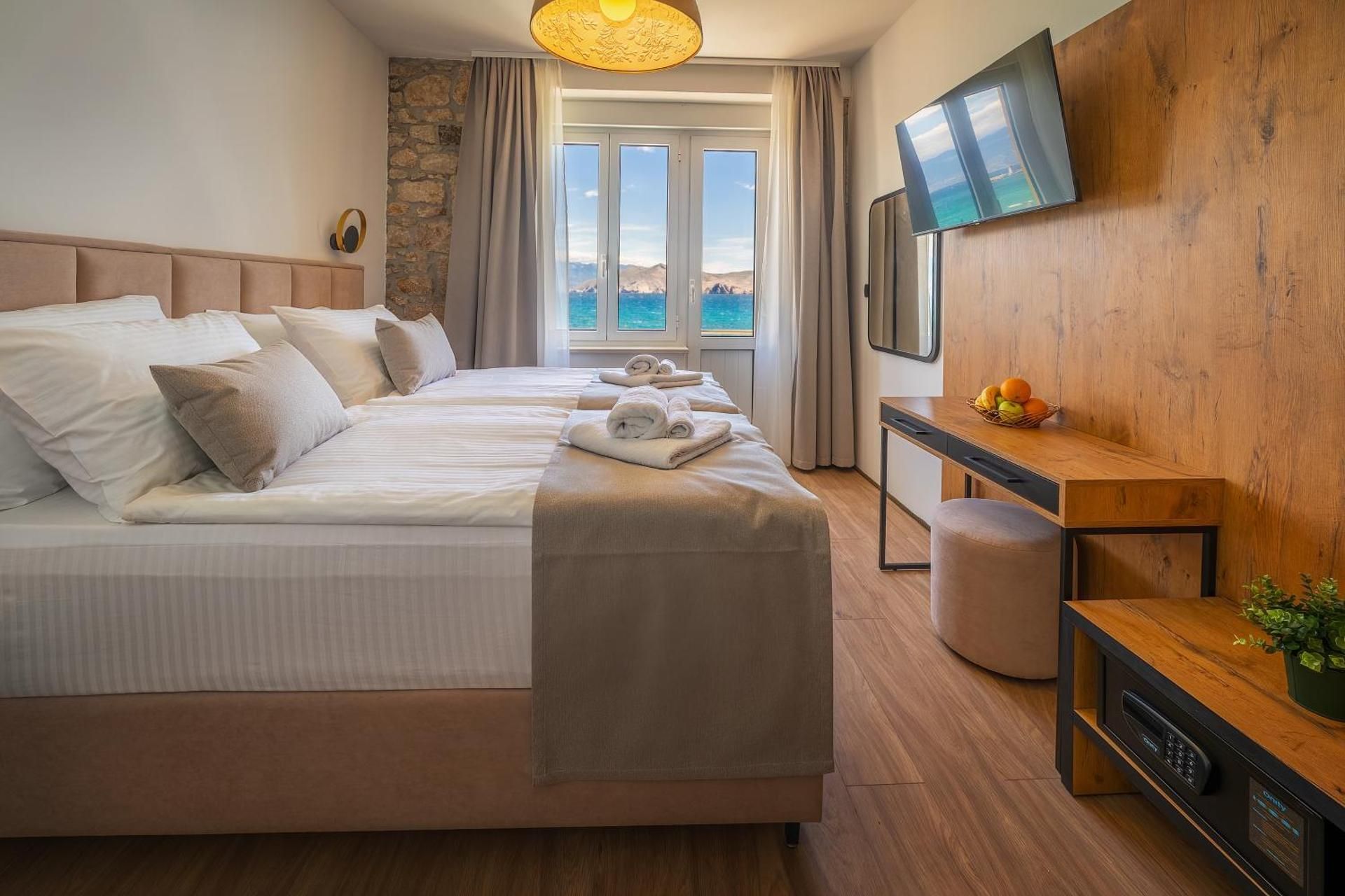 Deluxe Double or Twin Room with Sea View