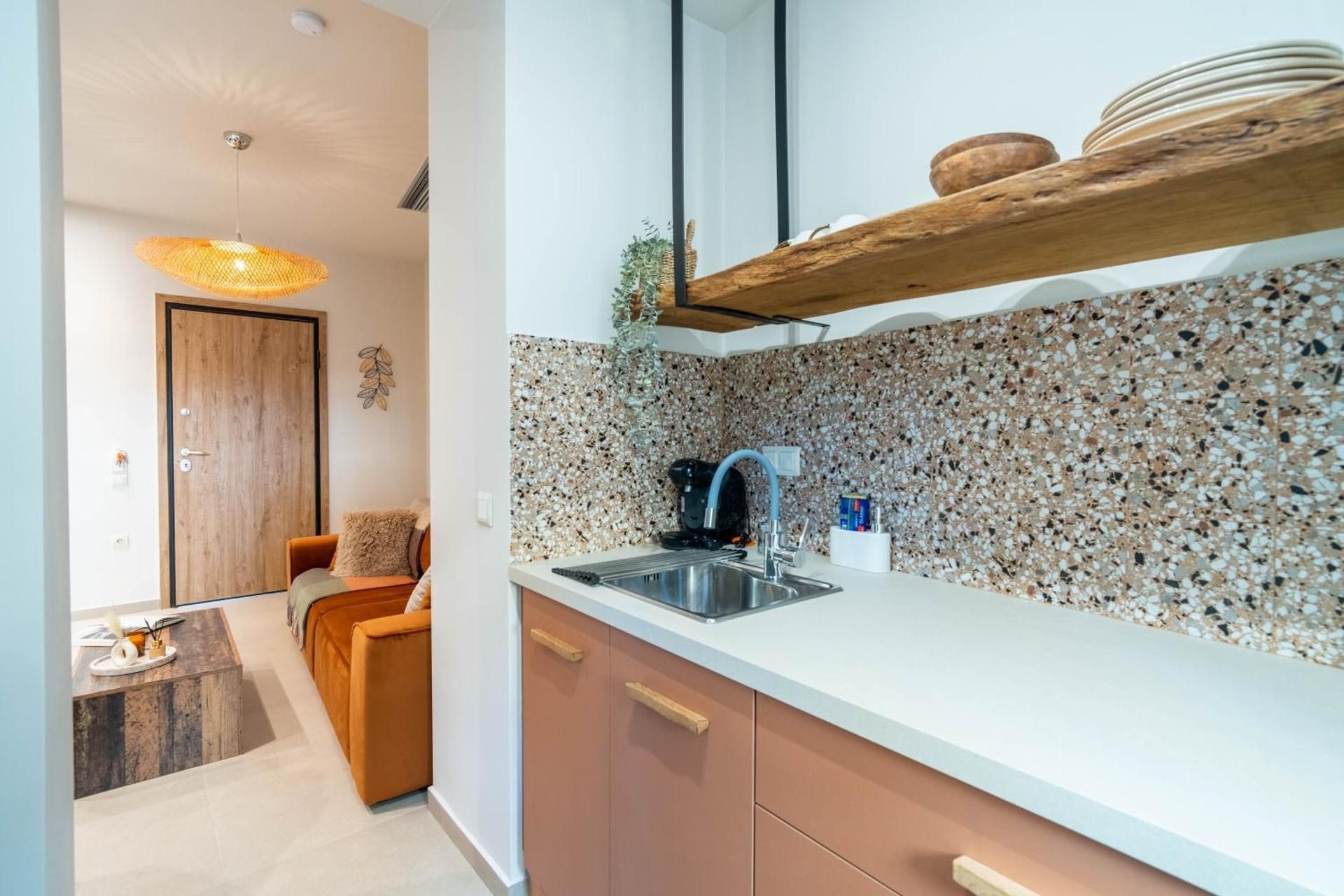 DELUXE APARTMENT