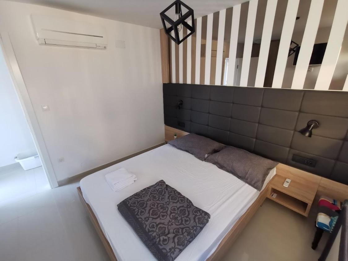 Deluxe Double Room with Shower