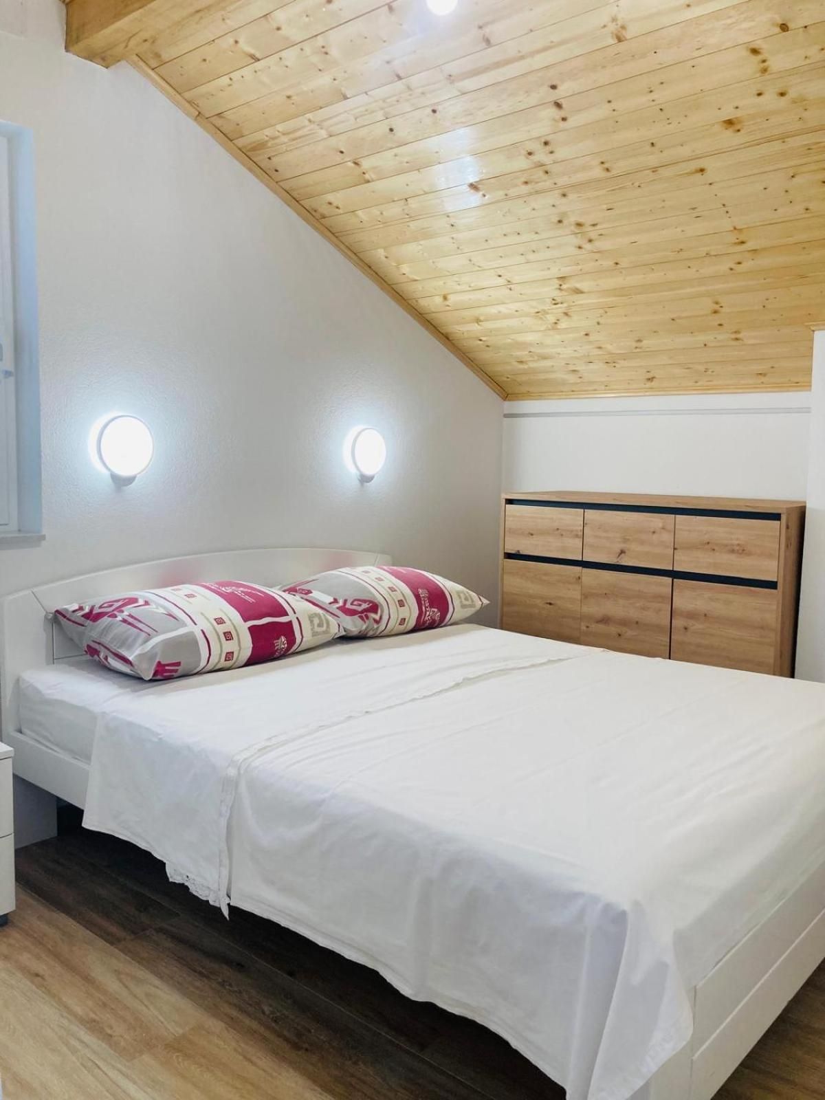 Two-Bedroom Deluxe Apartment with Balcony