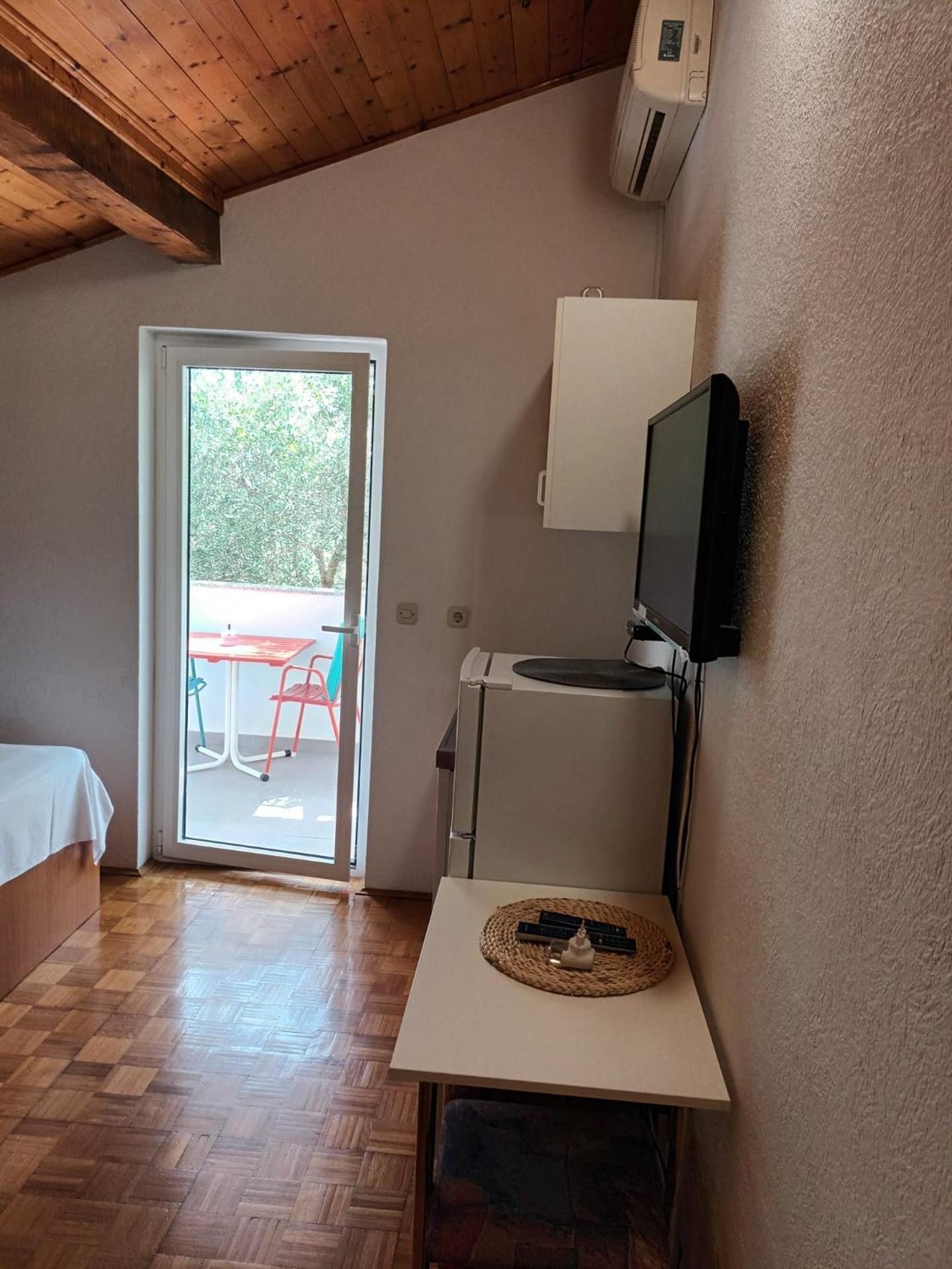 Studio with Garden View